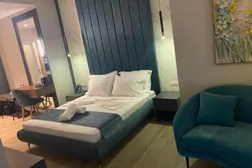 Domus Hotel & Apartments