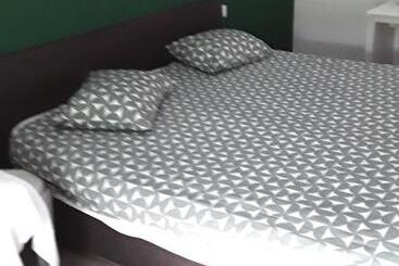 هتل Le Jardin Du Thé Bord De La Meuse