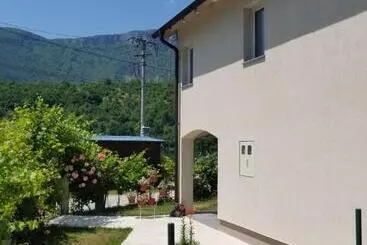 پانسیون Lakeview Rest Home