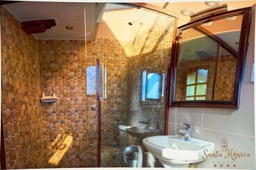 هتل Santa Mónica