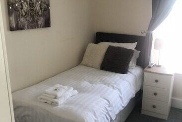 민박 Nags Head Pub