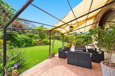 تختخواب و صبحانه Bouganville Home Mondello