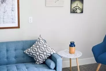 Motelli Coastal Suites Resort