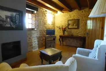 ユースホステル Posada Torre Palacio La Taxuela