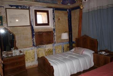 فندق Castell Palau De Torrebesses