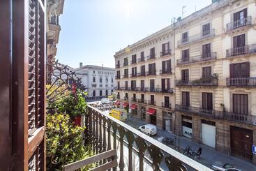 پانسیون El Born Guest House By Casa Consell