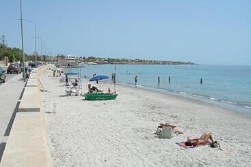 פנסיון Camere Mazara