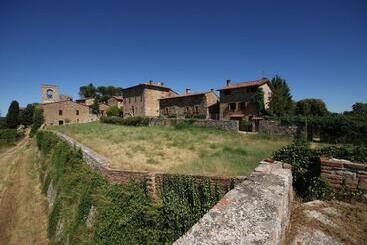 Hotel Castello Di Mongiovino