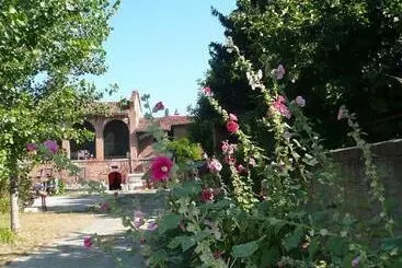 ホテル Agriturismo Olivazzi