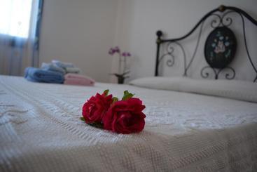 בית מלון כפרי Domus De Goene