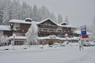 アパートホテル Residence Taufer