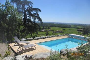 فندق Gîte Le Chêne Du Py