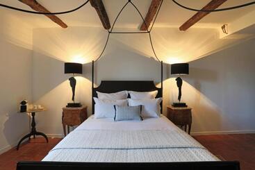 פנסיון Chateau Olmet