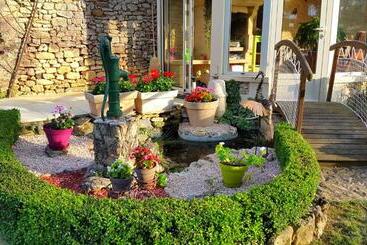 ペンション Domaine De La Dame Blanche