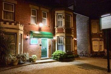 膳宿费 Fairways Guest House