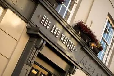 Majatalo Dog And Whistle Pub