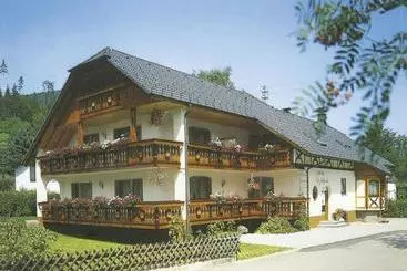 ベッドアンドブレックファースト Landhaus Enztalperle