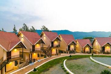 אתר נופש Mayookham