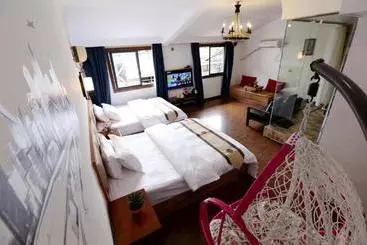 ペンション Fenghuang Little Bear Family Guest House