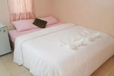 پانسیون Montra Guesthouse