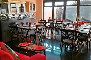 پانسیون Royal Castle Guest House