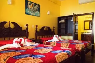 Majatalo Inn At White Horse Guest House