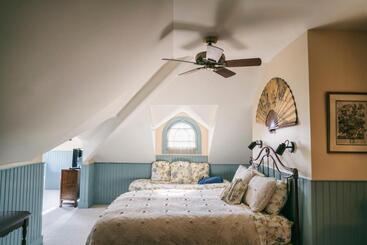 צימר Hummingbird Inn