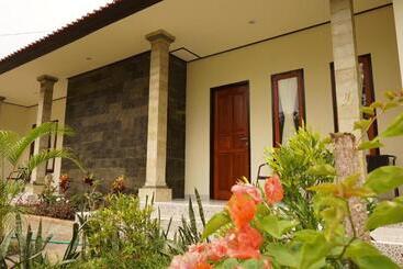 פנסיון Lala Home Stay