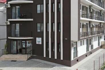 پانسیون Regency Villa