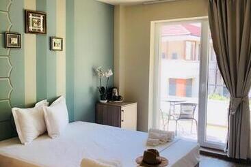 膳宿费 Anna By The Sea