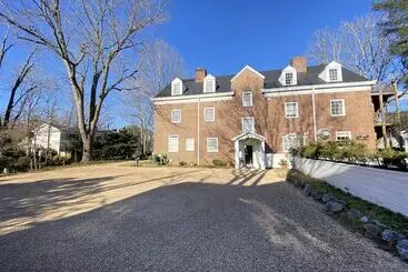 Retkeilymaja Abigail Inn