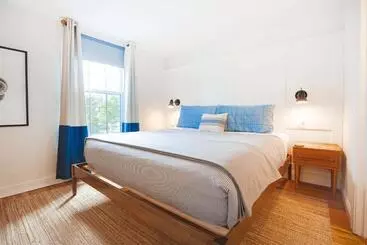 Retkeilymaja Great Island Inn   A Modern Boutique