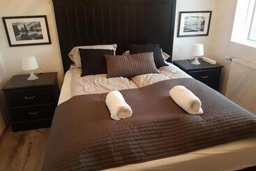 펜션 Hellatún Guest House!