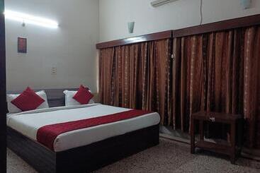 Pensió Riverview Guest House