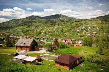 Alberg Lisoviy Zatyshok, Z Vidkrutum Litnim Baseynom