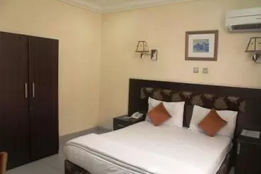 ホテル Chantella Suites
