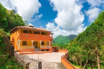 پانسیون Serenity Escape St Lucia
