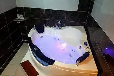 アパートホテル Latheqiya Palace Hotel Suites