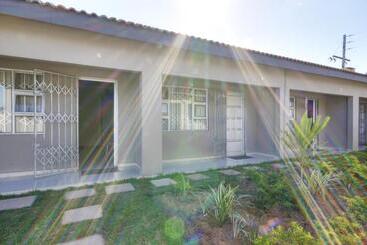 פנסיון Minilitha Lodge