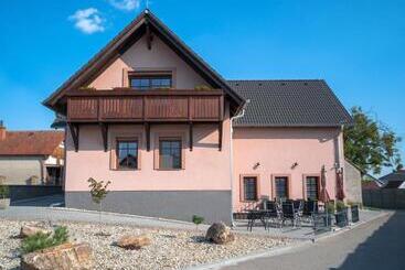 پانسیون Penzion Villa Alena