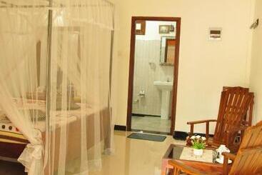 Pensionat Sigiriya Flower Guest