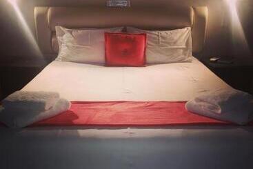 פנסיון Aaa Rose Garden Guesthouse