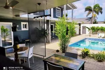 آپارتمان‌های توریست‌ها Studios 11and11aruba