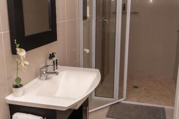 بنسيون Waterfront Boutique Hotel Vanderkloof