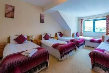The Courtyard Apartments