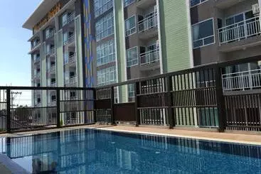 هتل آپارتمان Modernbright Laemchabang