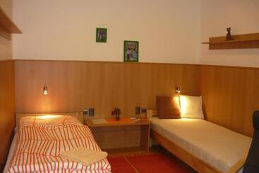 Pensionat Apartments   Penzion Lena