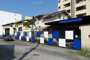 ペンション Austria Hostel & Pousada