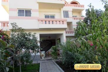 آپارتمانهای توریستها Sunny Luxor