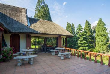 פנסיון Thatchings Guest House